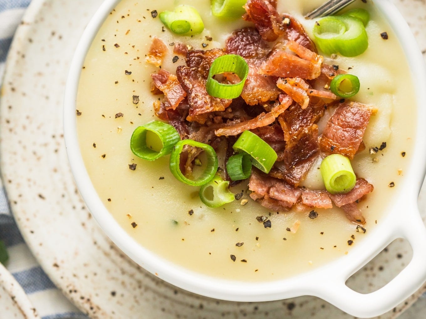 Easy Dairy-Free Potato Soup: Simple Ingredients for a Cozy Meal